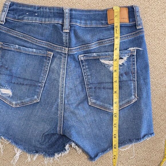 American Eagle Hi Rise Shortie Next Level Stretch Distressed Jean Shorts-Size 4 - Picture 8 of 15